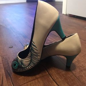 T.U.K Rewind Peacock